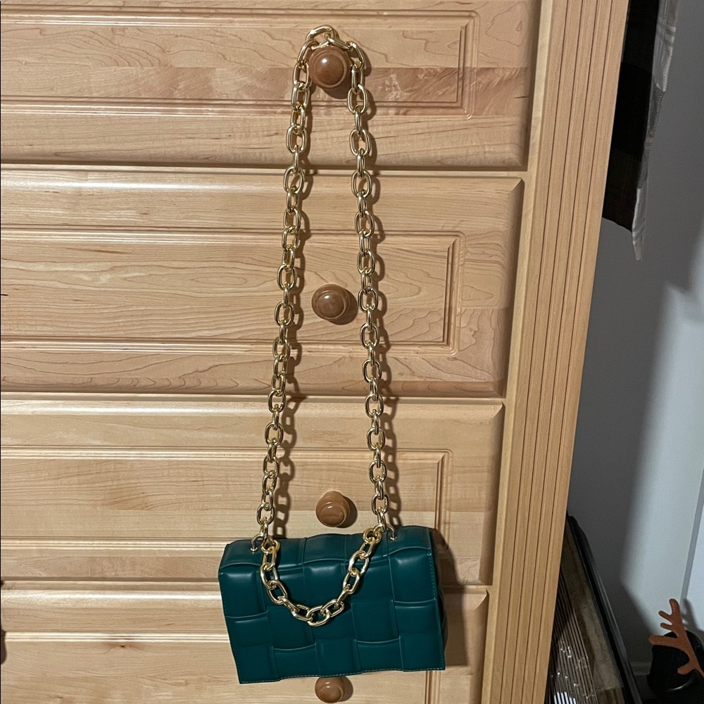 Desire Padded Woven Chain Handbag Green - Picture 6 of 11